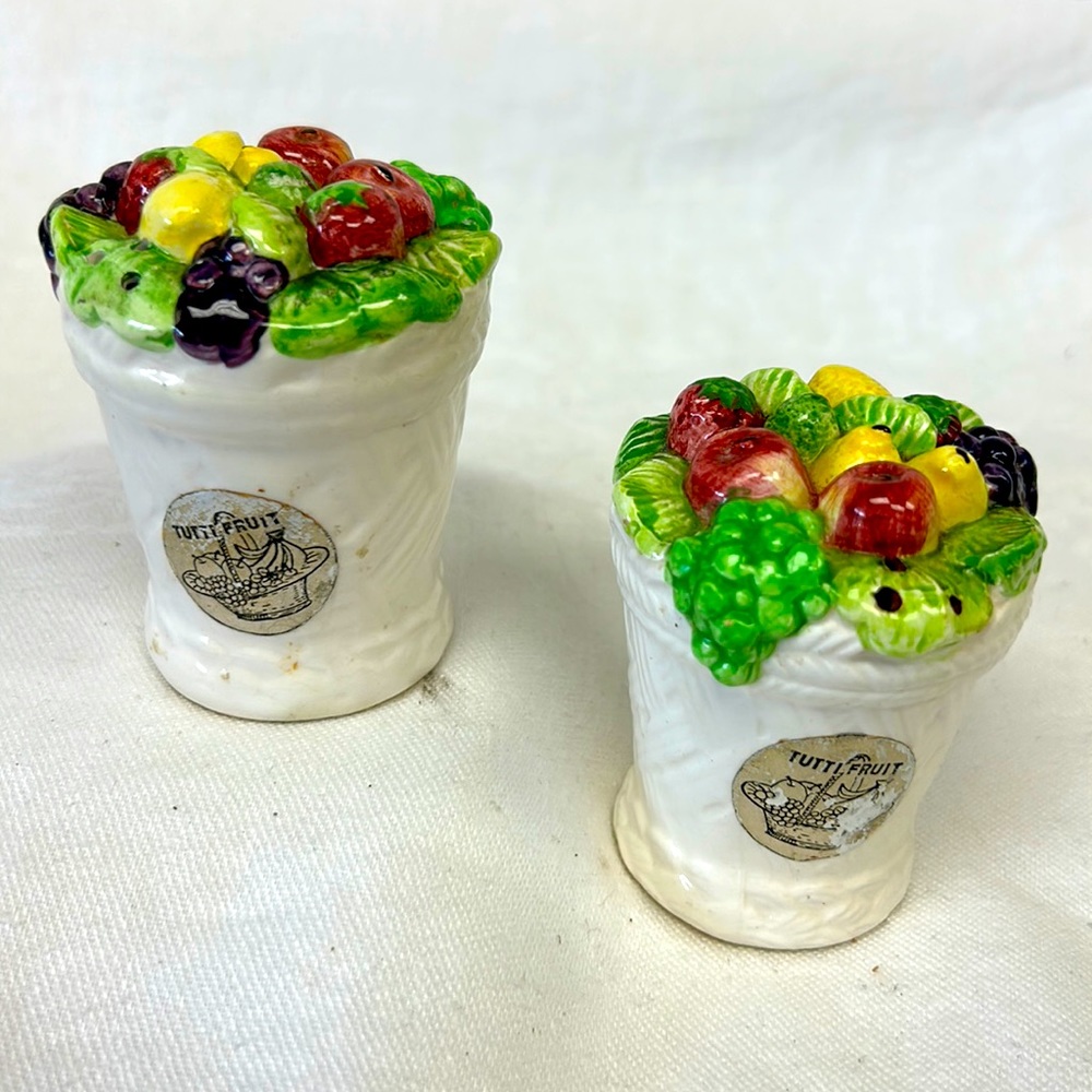 Vintage LEFTON “Tutti Fruit” ceramic salt and pepper set
